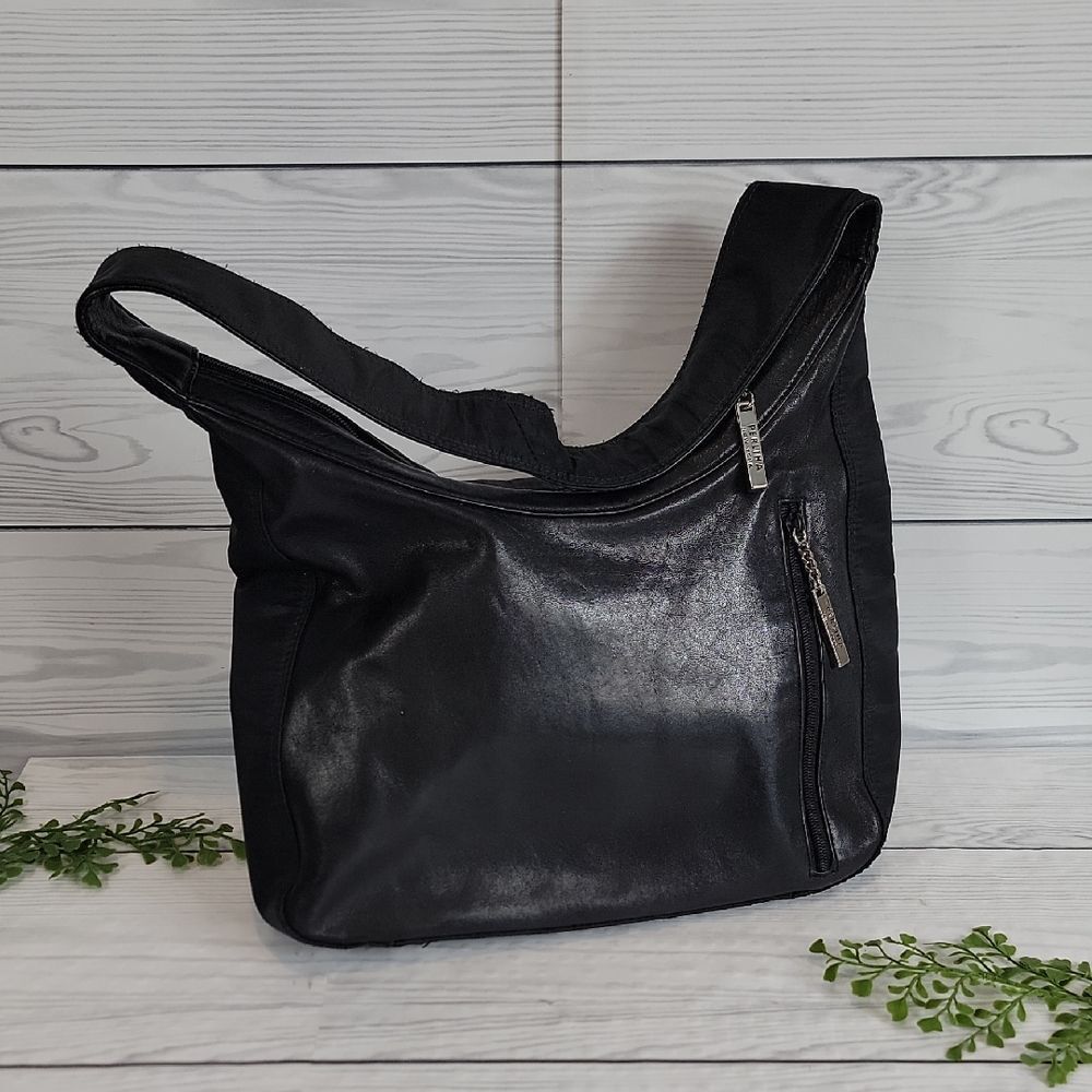Perlina Vintage Shoulder Bag Genuine Leather Black Crescent Shape